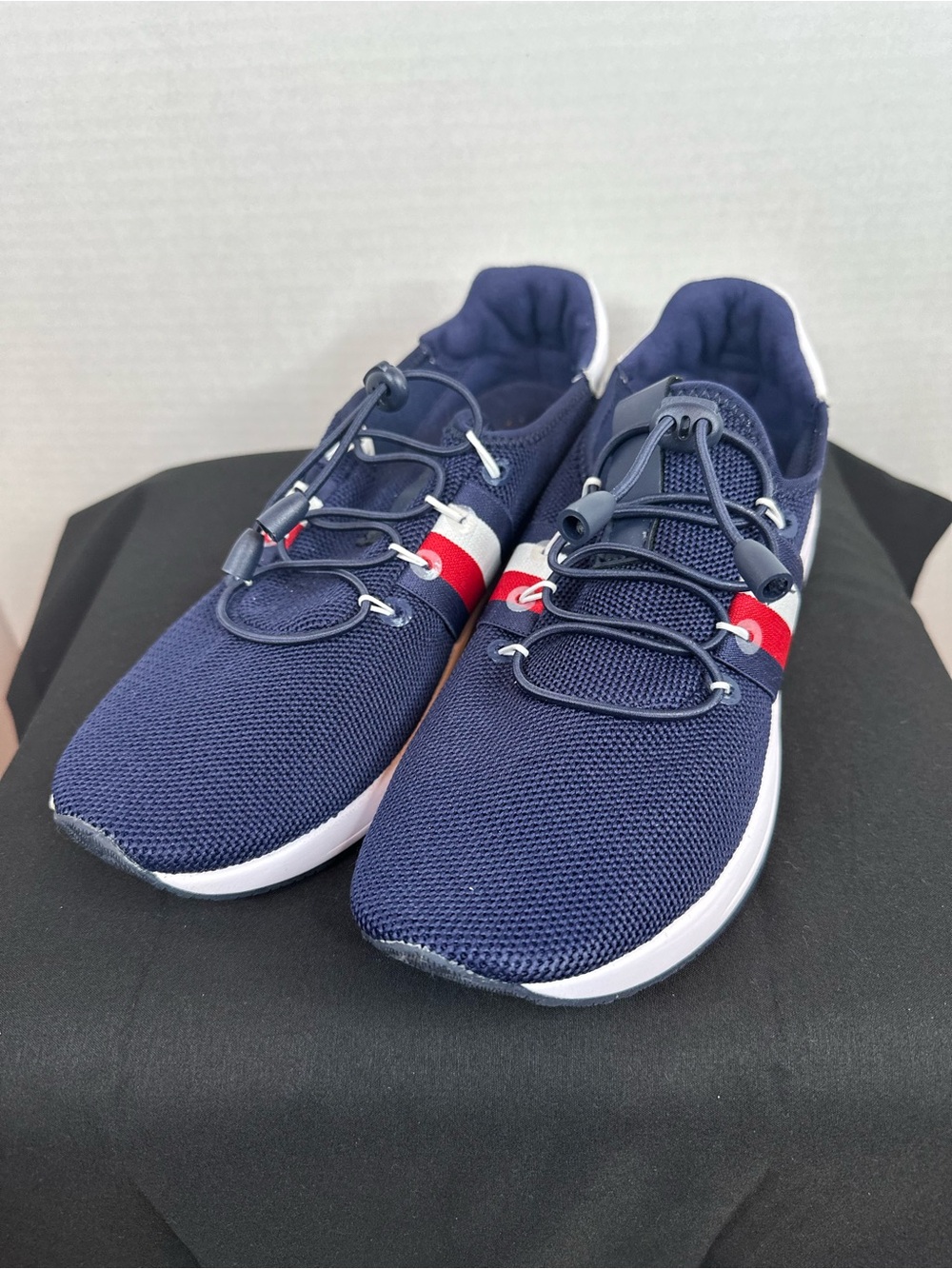 Tommy Hilfiger Navy Knit Sneakers with Red and White Stripe, size 8.5